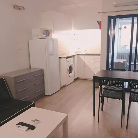One Bedroom West - Tower B アパート *
