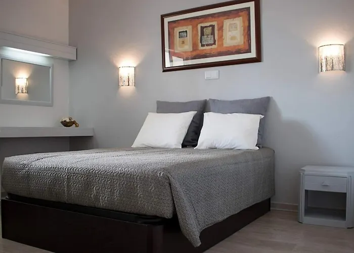 One Bedroom West - Tower B * 波尔蒂芒